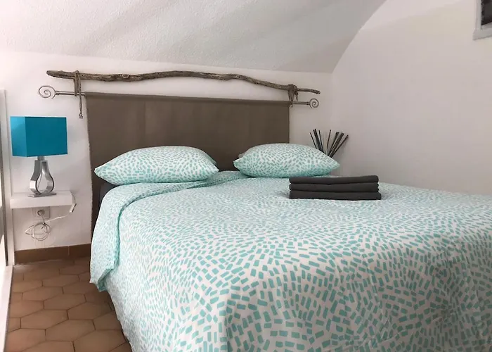 Cosy Vue Avec Terrasse