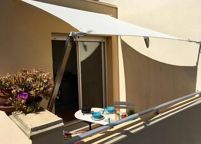 Cosy Vue Avec Terrasse